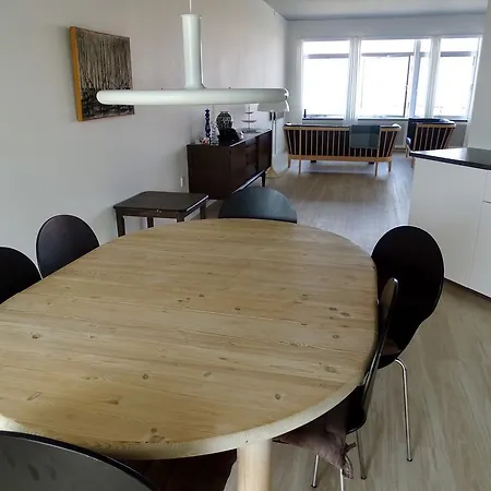 9850 Panorama Apartment