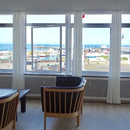 9850 Panorama Apartment *